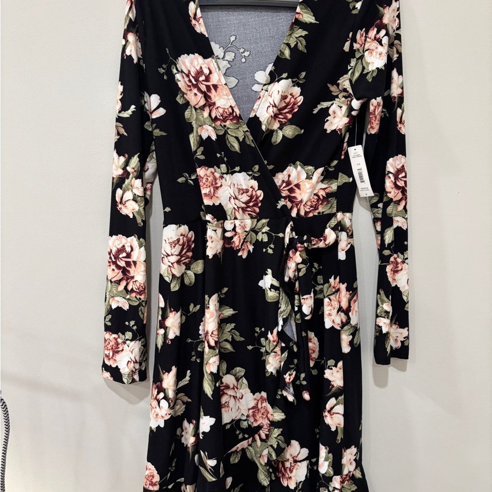 Justify Women’s Size M Black and Pink Floral Long Sleeve Dress NWT
